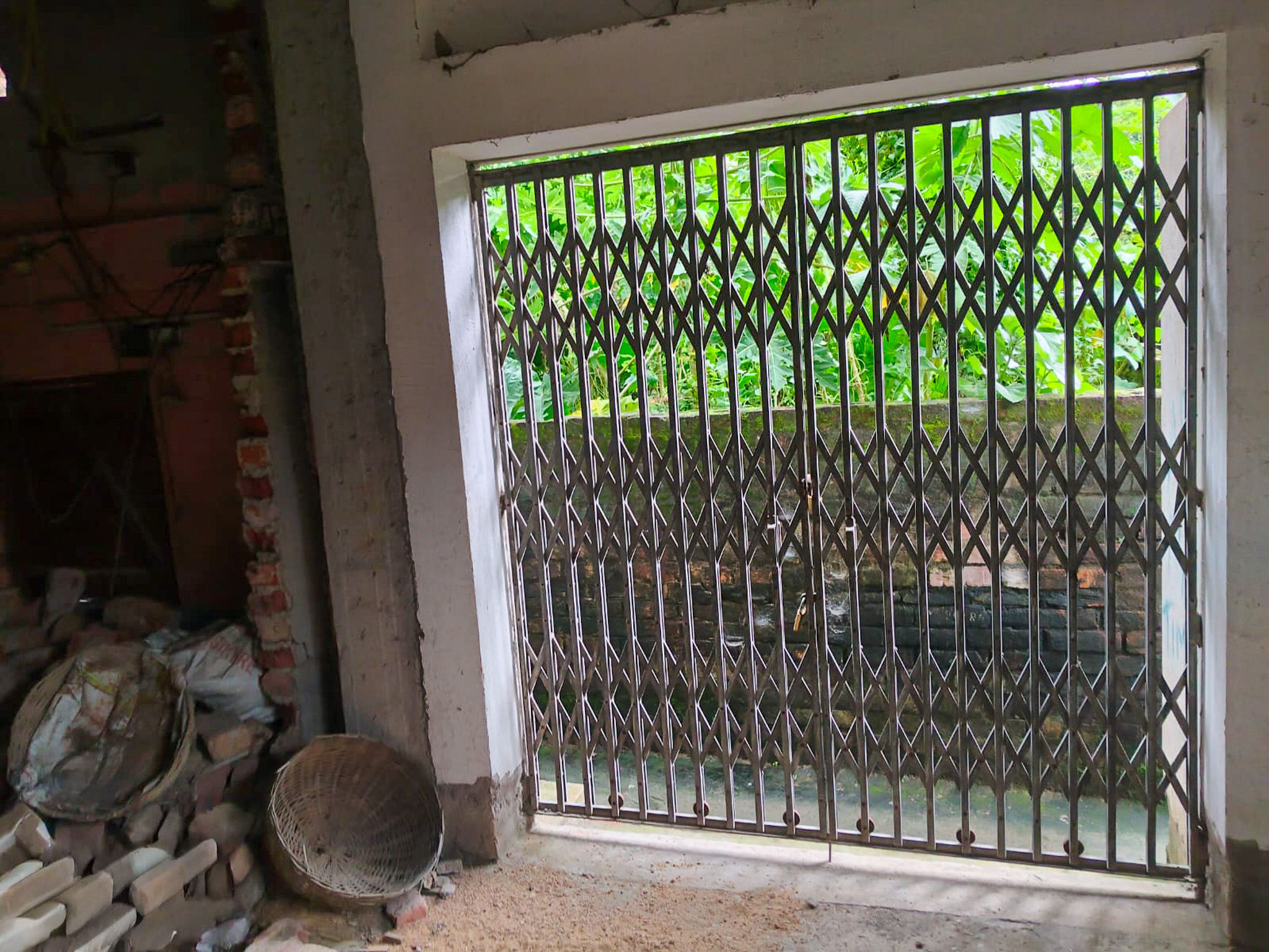 2 BHK Flat for sale in MEGHDOOT APARTMENT, BANSDRONI, REGENT PARK Kolkata — photo 2