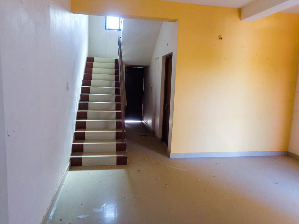 8 BHK Individual House for sale in Sahajanand Park Land, Middle Class Locality. Property is located in Mirzapar Village. Bhuj — photo 6