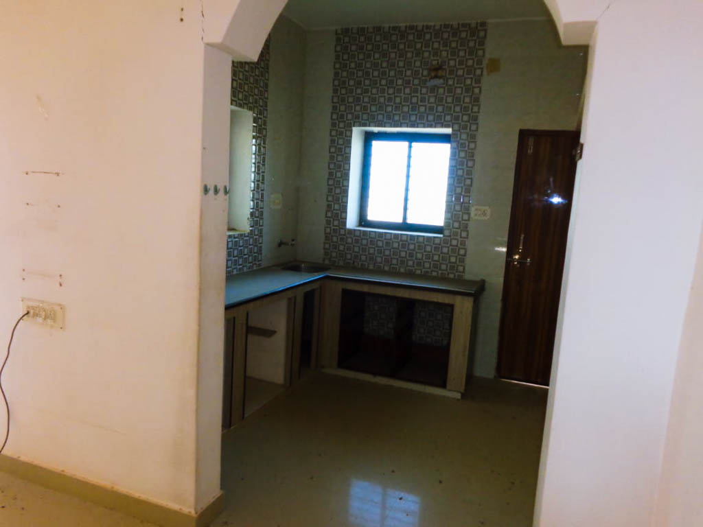 8 BHK Individual House for sale in Sahajanand Park Land, Middle Class Locality. Property is located in Mirzapar Village. Bhuj — photo 7
