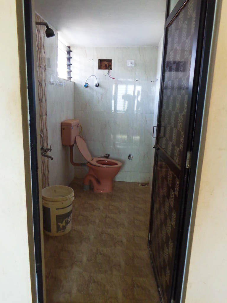 8 BHK Individual House for sale in Sahajanand Park Land, Middle Class Locality. Property is located in Mirzapar Village. Bhuj — photo 11