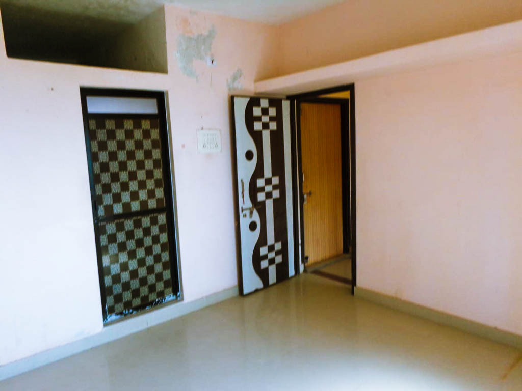 8 BHK Individual House for sale in Sahajanand Park Land, Middle Class Locality. Property is located in Mirzapar Village. Bhuj — photo 12