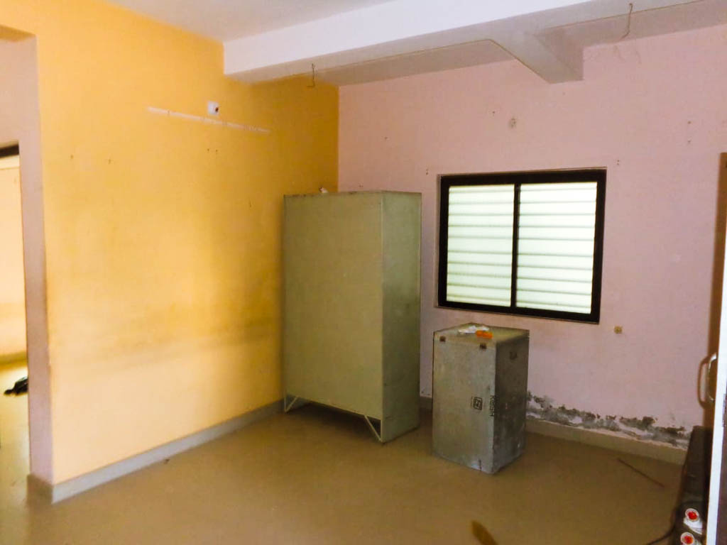 8 BHK Individual House for sale in Sahajanand Park Land, Middle Class Locality. Property is located in Mirzapar Village. Bhuj — photo 13