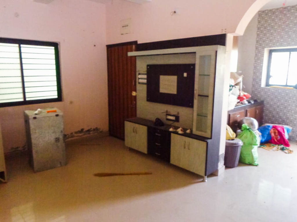 8 BHK Individual House for sale in Sahajanand Park Land, Middle Class Locality. Property is located in Mirzapar Village. Bhuj — photo 16