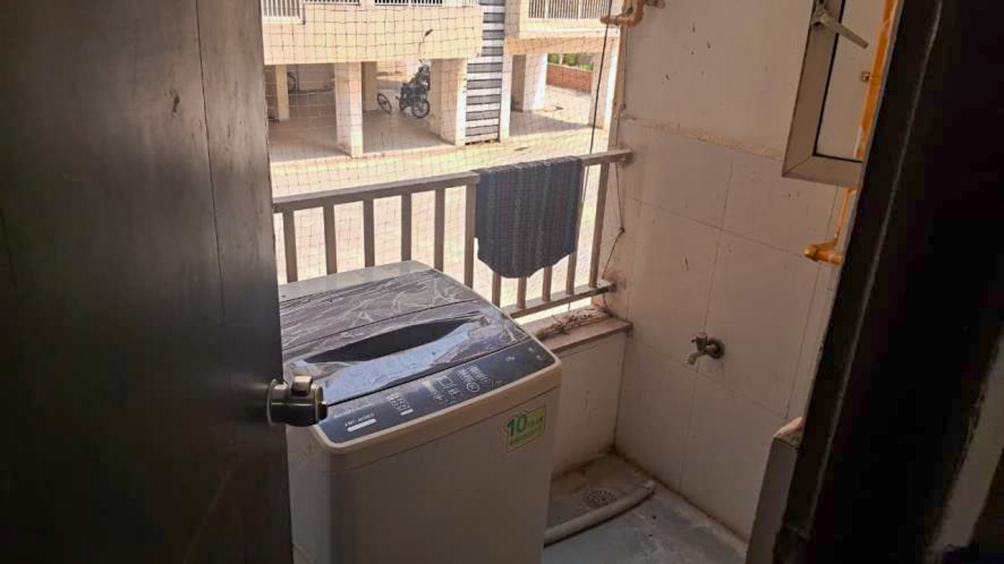Flat for sale in Gandhinagar Gandhinagar. — photo 8