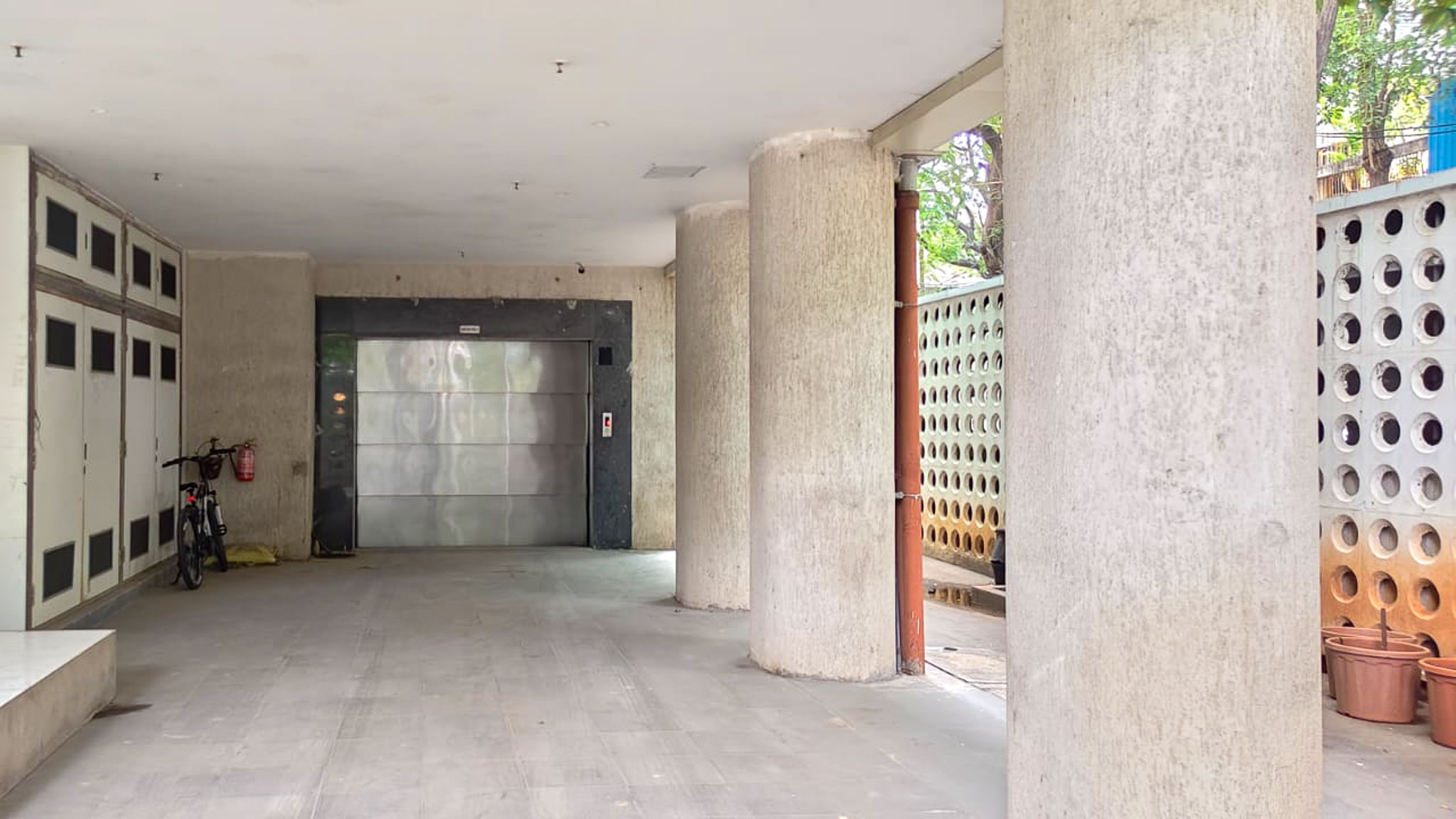 7 BHK Flat for sale in Shree Krishna Niwas, Matunga Mumbai — photo 1