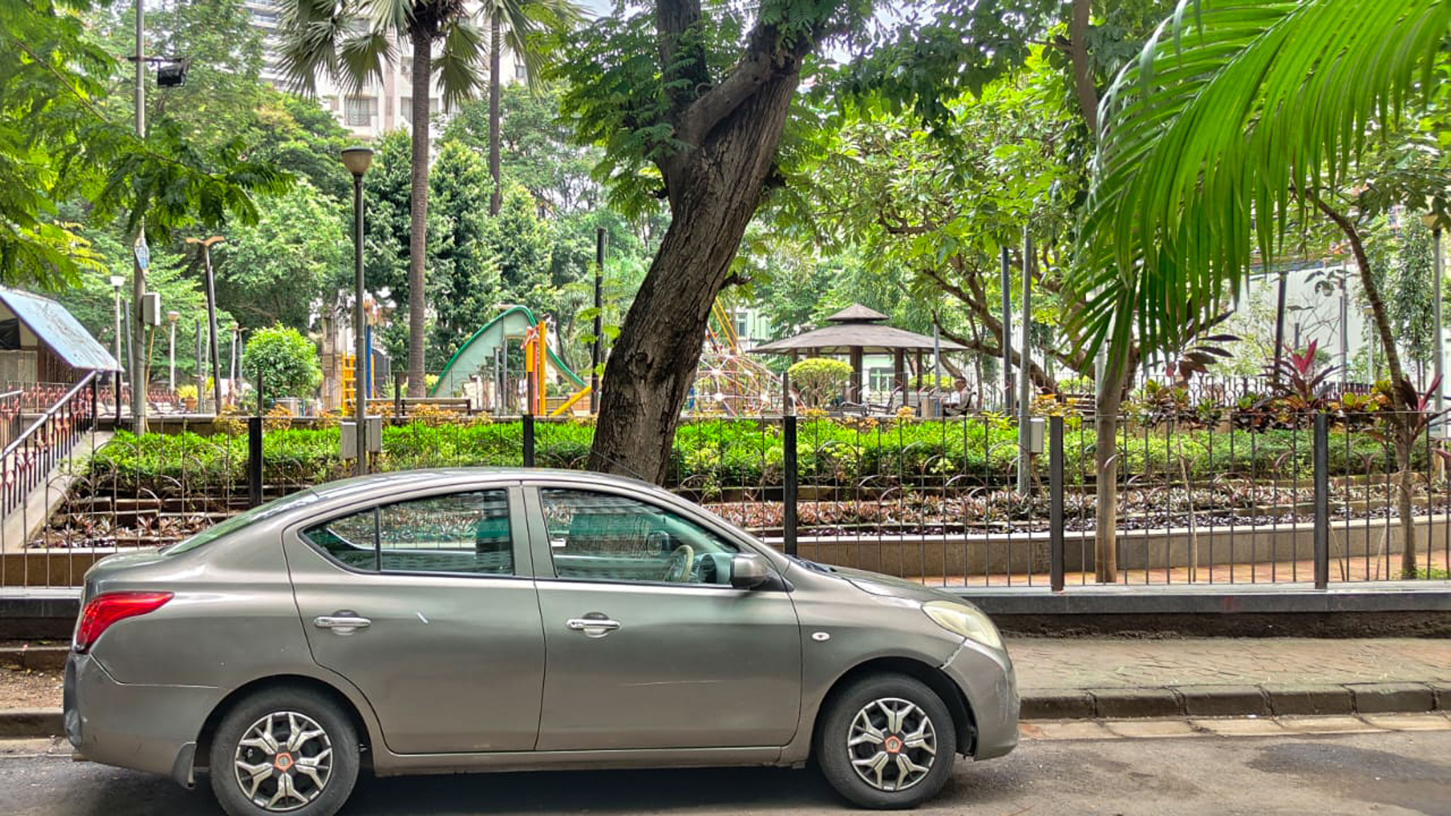 7 BHK Flat for sale in Shree Krishna Niwas, Matunga Mumbai — photo 3
