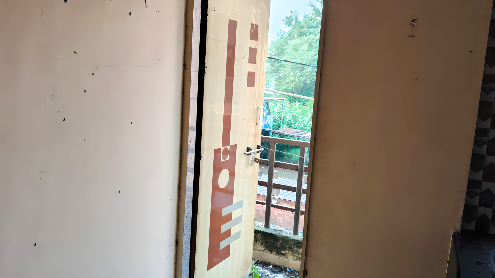Flat for sale in Surat — photo 3