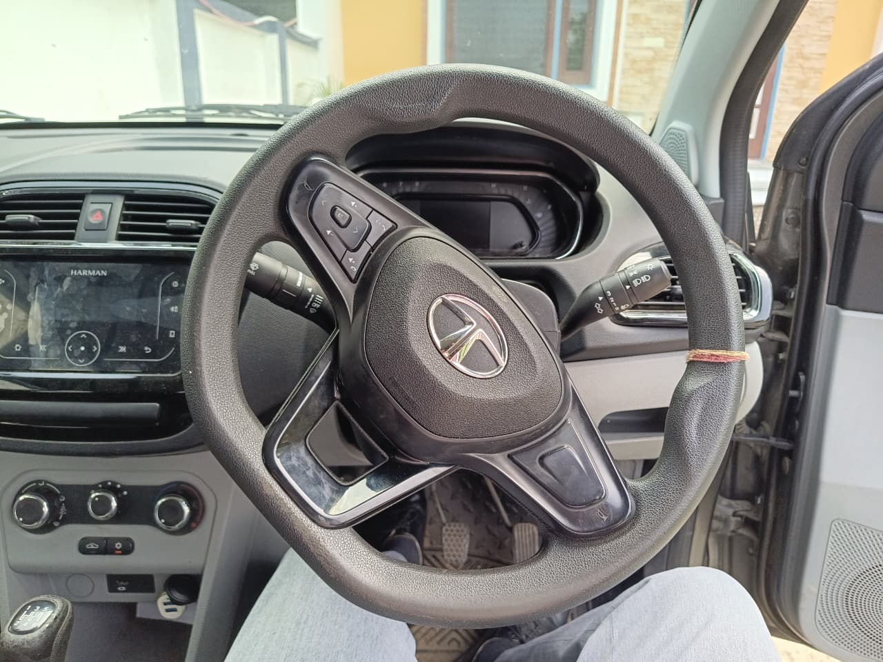 2023 Tata Tiago XT / XT(O) MT Hatchback 18578 km 3 years for sale in JAMMU Jammu — photo 4