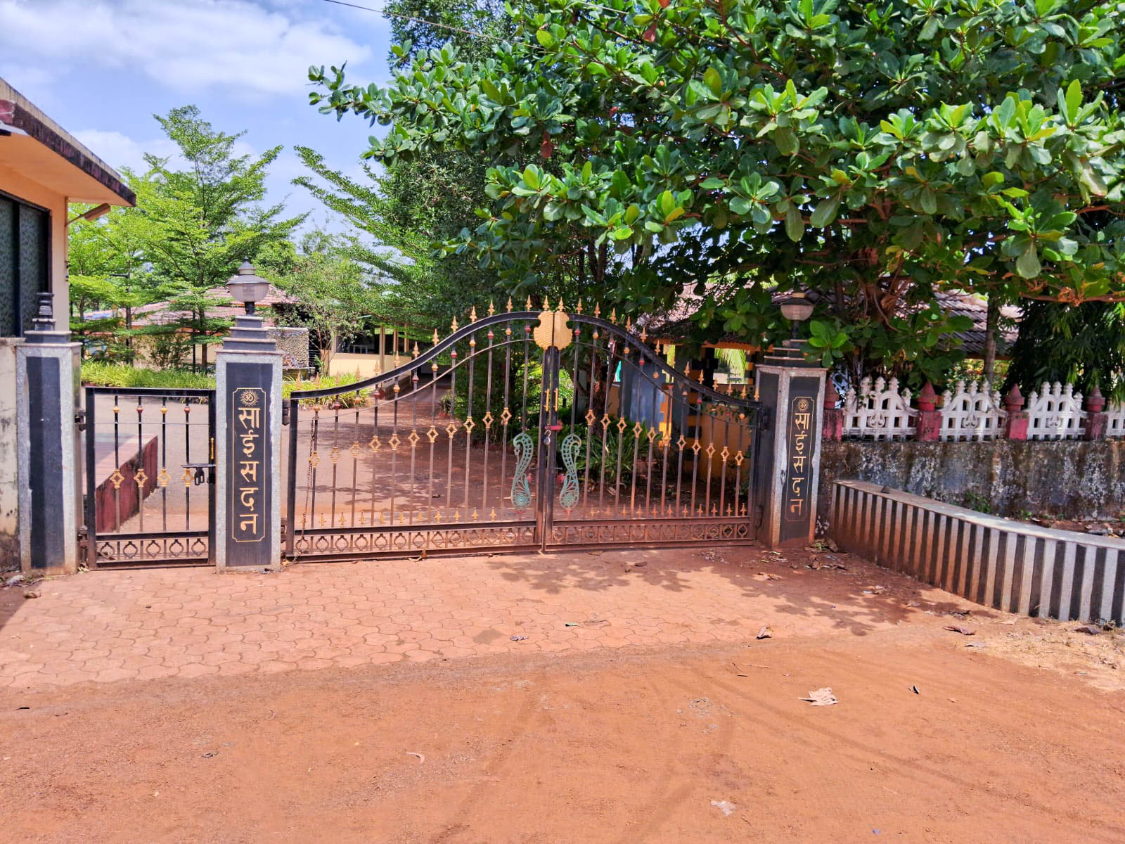 Shops for sale in Devrukh — photo 5