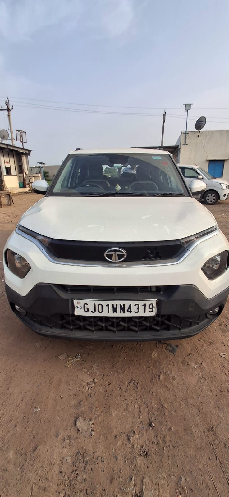 2023 Tata Punch Pure MT SUV 17256 km 2 years for sale in VISHAL PARKING Ahmedabad — photo 4