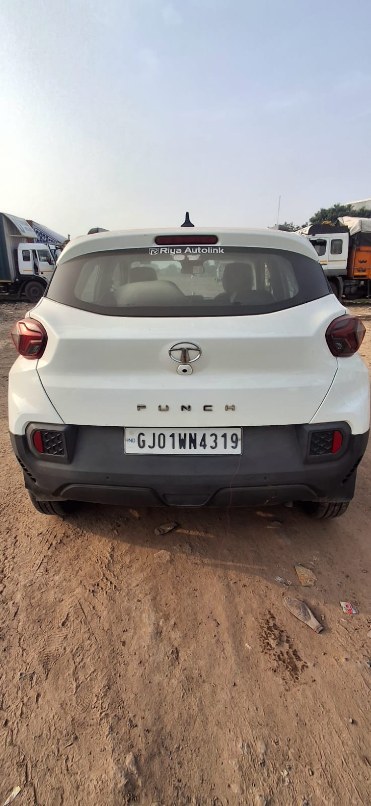 2023 Tata Punch Pure MT SUV 17256 km 2 years for sale in VISHAL PARKING Ahmedabad — photo 2
