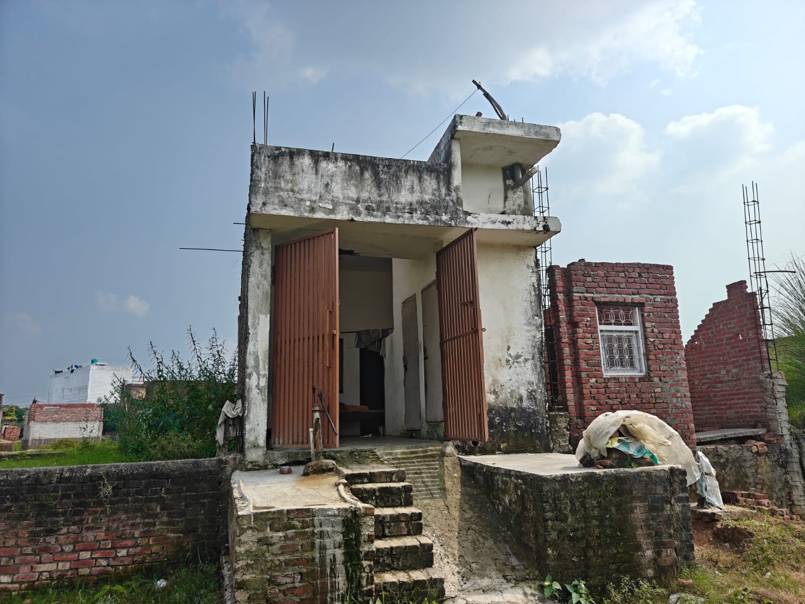 38.8 square meter Individual House for sale in Moradabad — photo 1