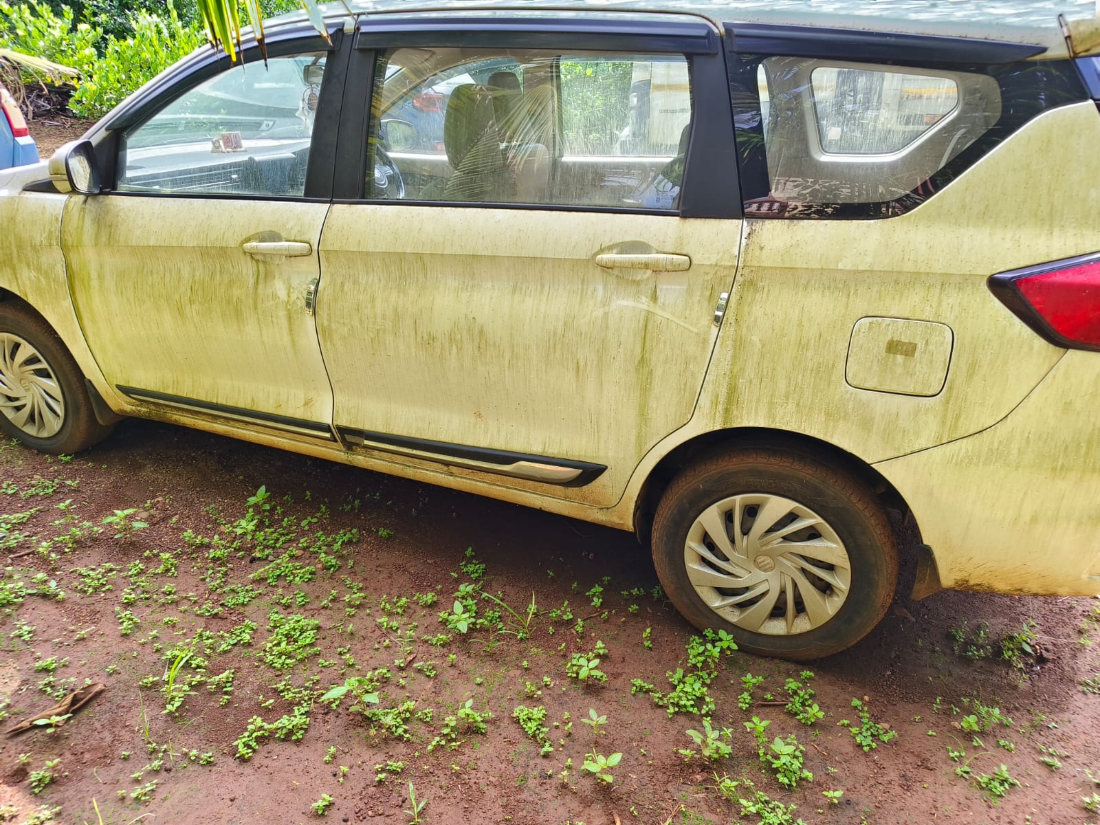2023 Maruti Suzuki Ertiga LXi MPV 90000 km 3 years for sale in ELITE PARKING Kudal — photo 3