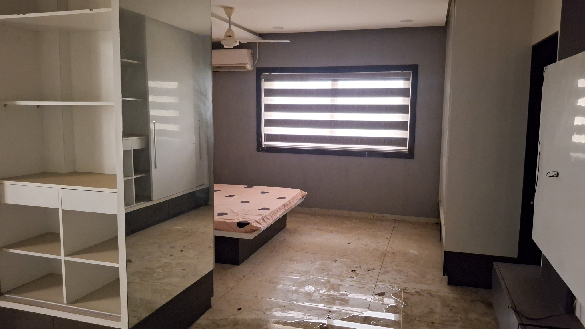 1460 square feet Flat for sale in Vadodara