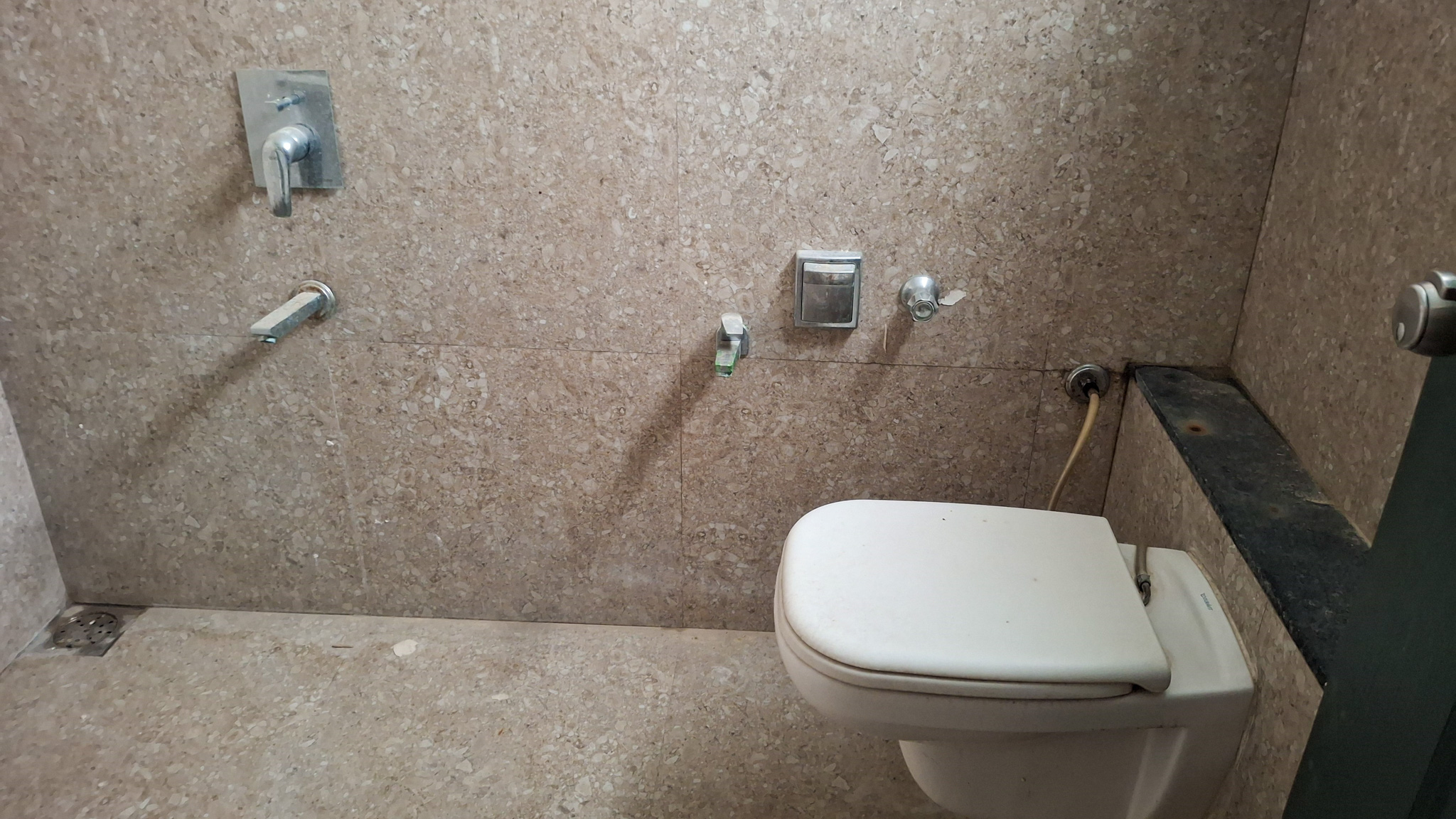 1460 square feet Flat for sale in Vadodara — photo 8