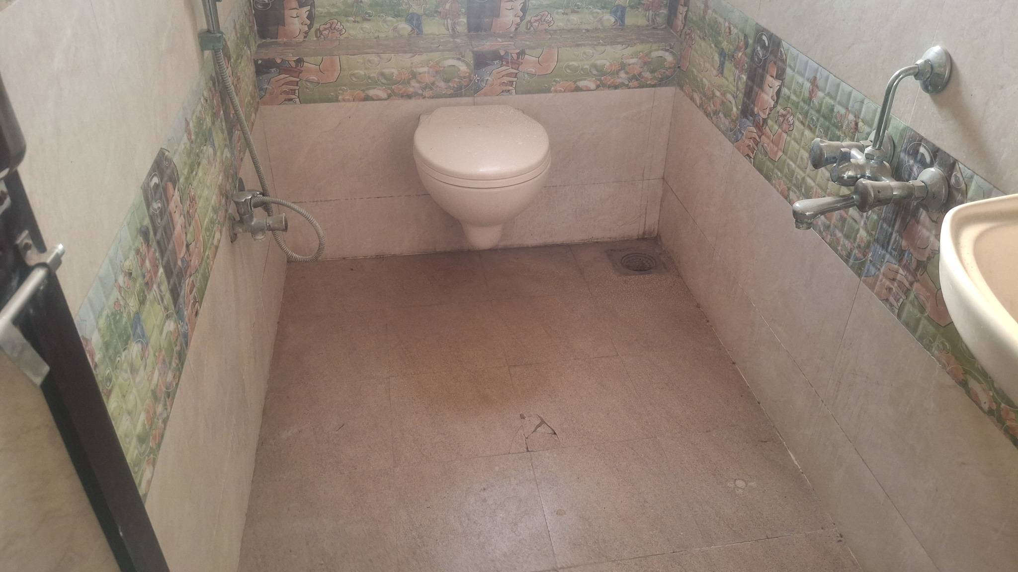 330 square feet Flat for sale in gorwa Vadodara — photo 16