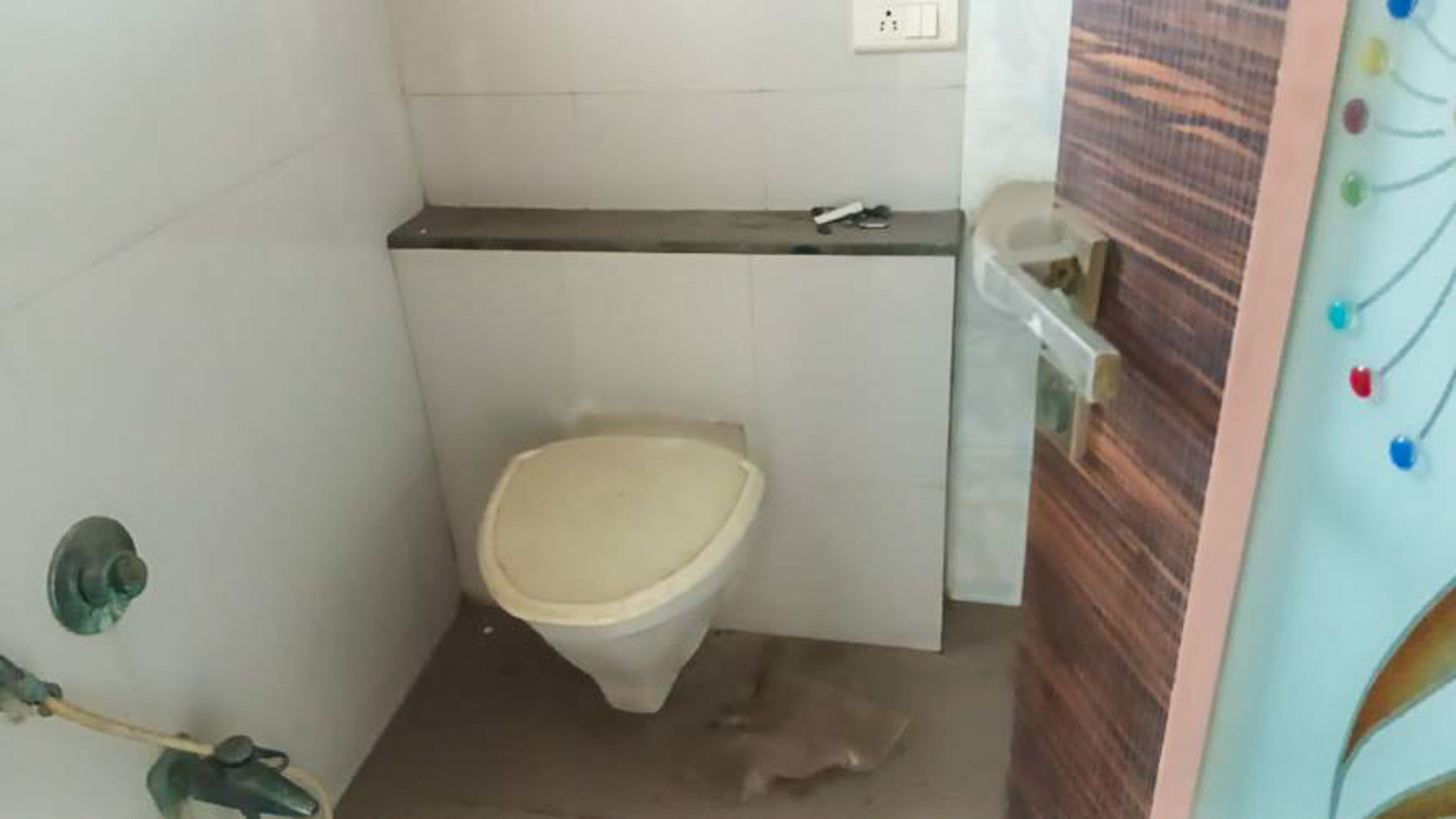 4 BHK Flat for sale in SURYA ENCLAVE, Surya Enclave Apartment Opp Bank of Baroda, City Light Road,Surat Chalthan — photo 9