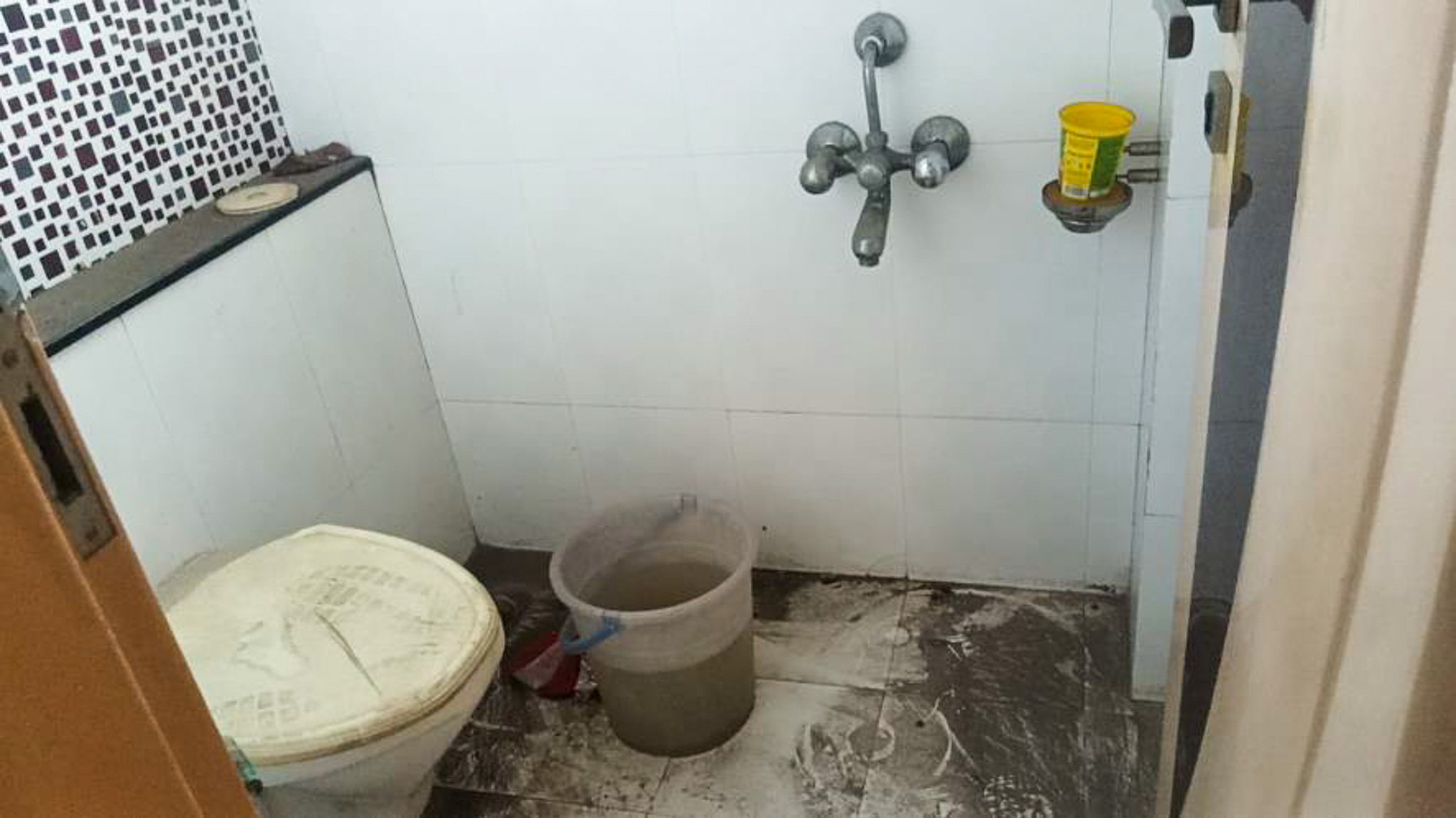 4 BHK Flat for sale in SURYA ENCLAVE, Surya Enclave Apartment Opp Bank of Baroda, City Light Road,Surat Chalthan — photo 12