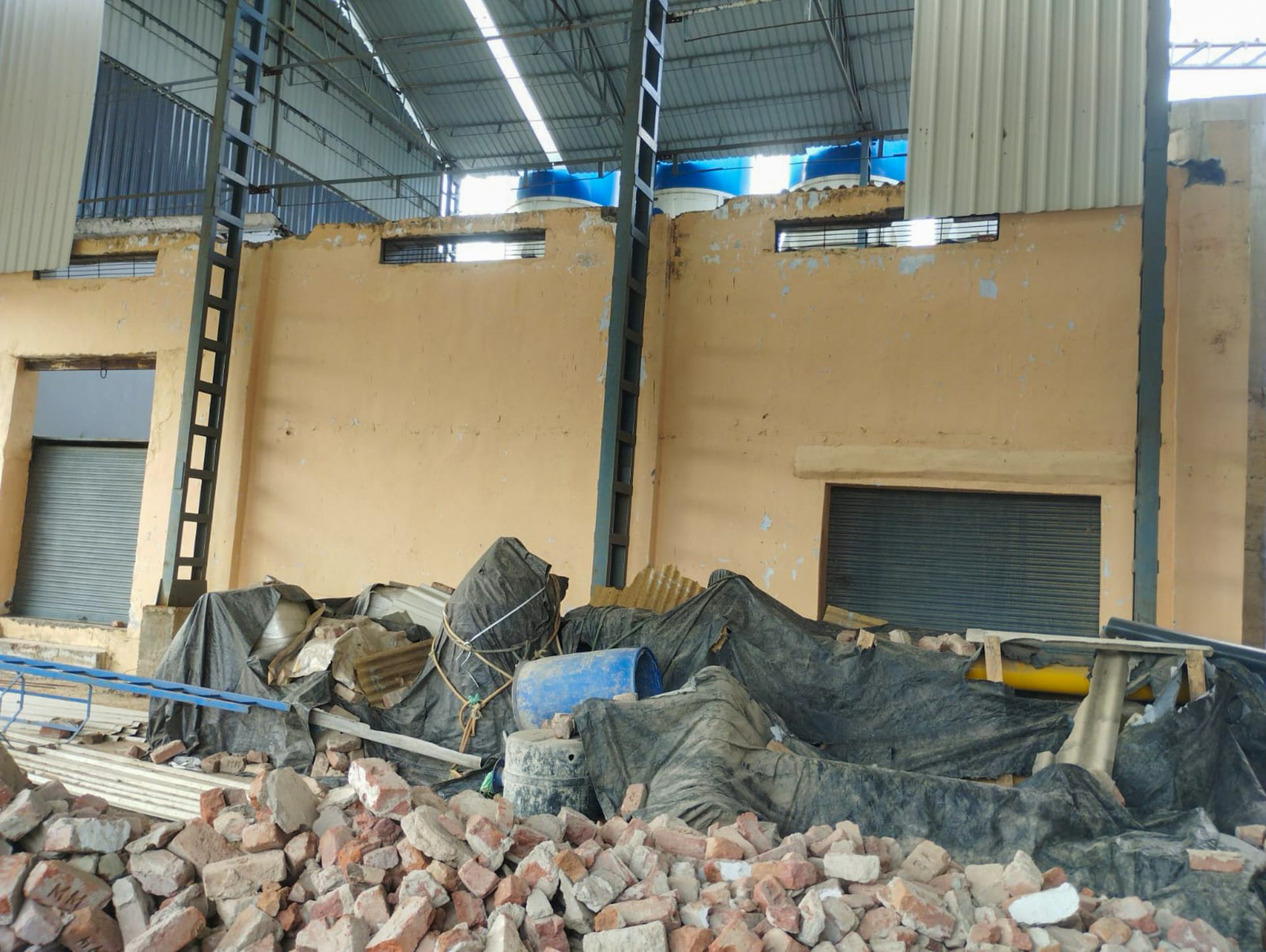Industrial Plot with Factory Building for sale in VILLAGE BUDASAN, KADI, MEHSANA Kadi — photo 8