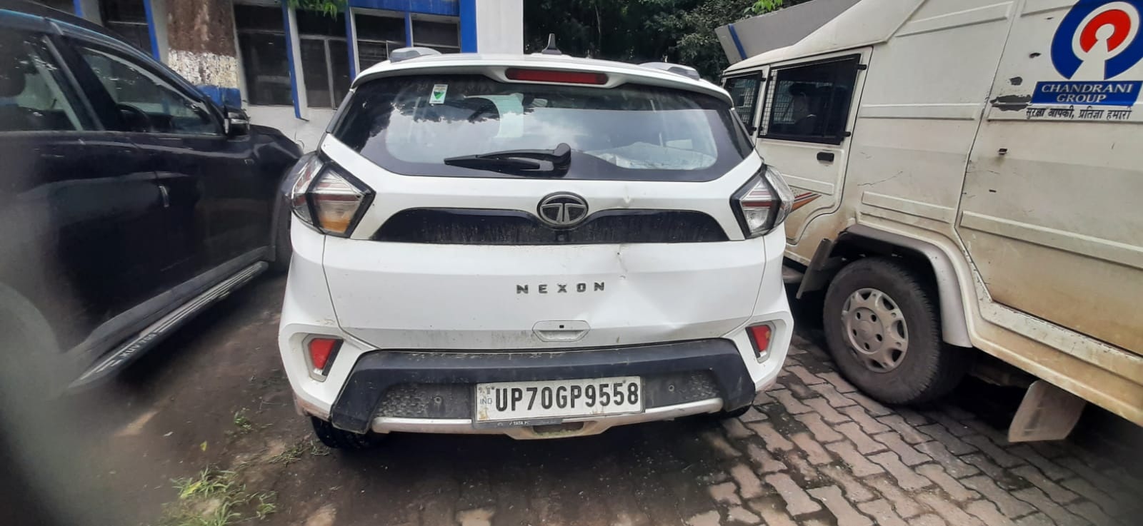 2023 Tata Nexon XZ Diesel MT SUV 28187 km 3 years for sale in SBI MAIN BRANCH PRAYAGRAJ, KUTCHERY ROAD, PRAYAGRAJ-211002 Prayagraj — photo 2