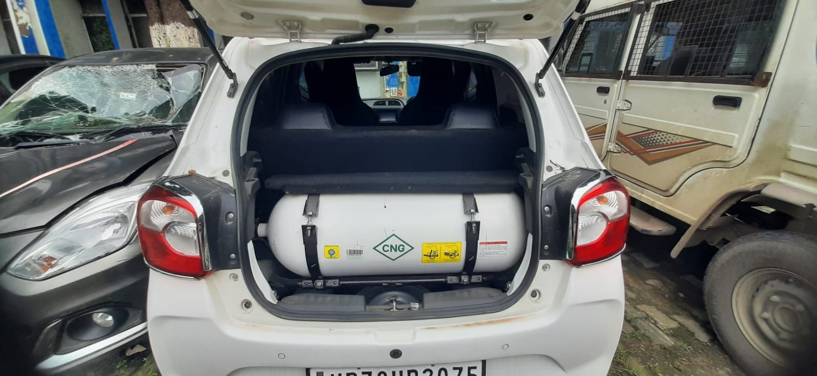2025 Maruti Suzuki Alto K10 LXi Hatchback 15000 km 1 year for sale in SBI MAIN BRANCH PRAYAGRAJ, KUTCHERY ROAD, PRAYAGRAJ-211002 Prayagraj — photo 4