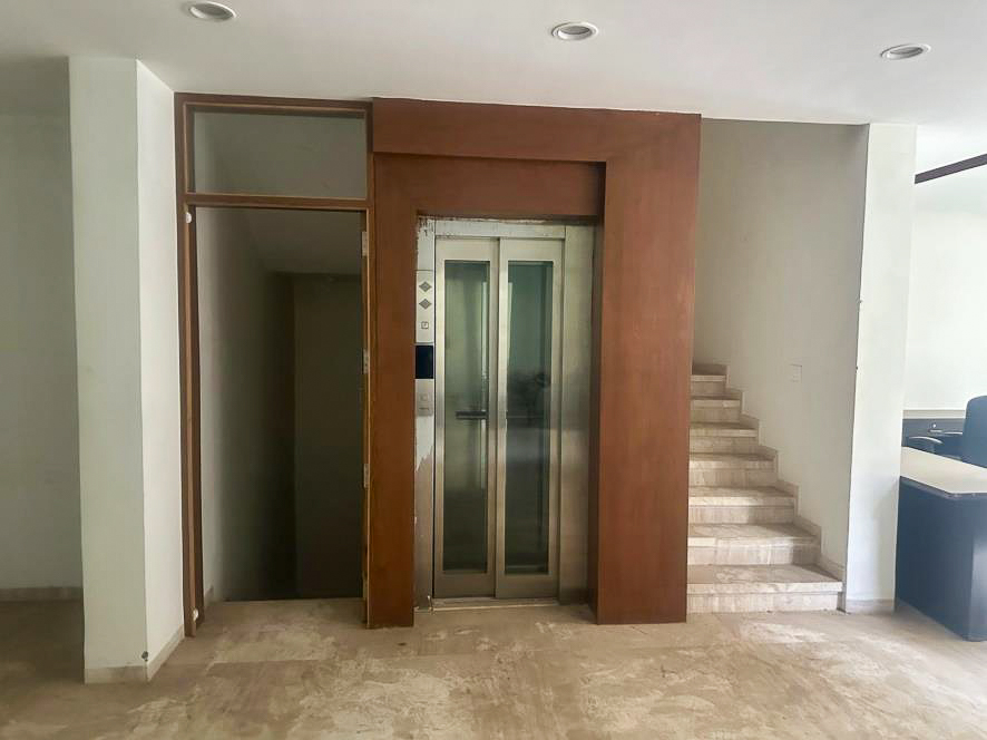 627.09 square meter Bungalow for sale in Vastrapur Ahmedabad — photo 13