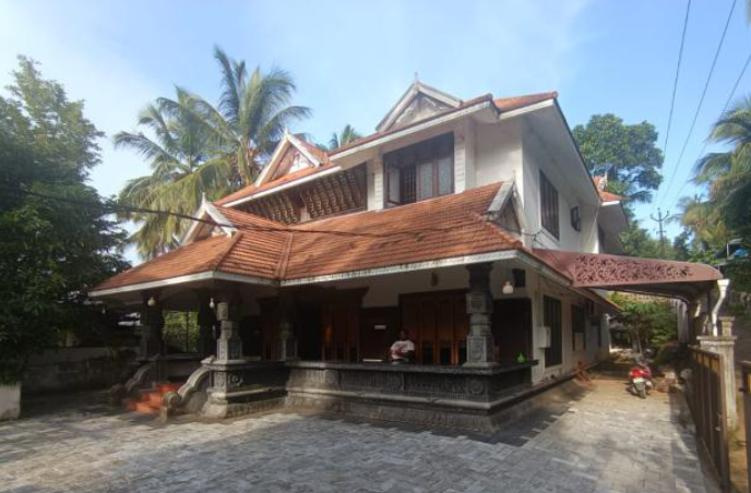 318.24 square meter Individual House for sale in Alur — photo 1