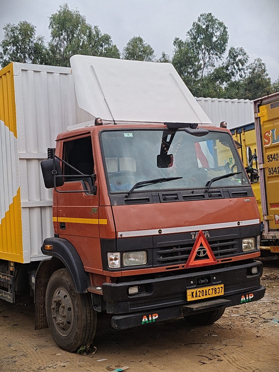 2025 Tata 1212 LPT HSD Truck 84000 km 1 year for sale in Kenstone Karkala — photo 1
