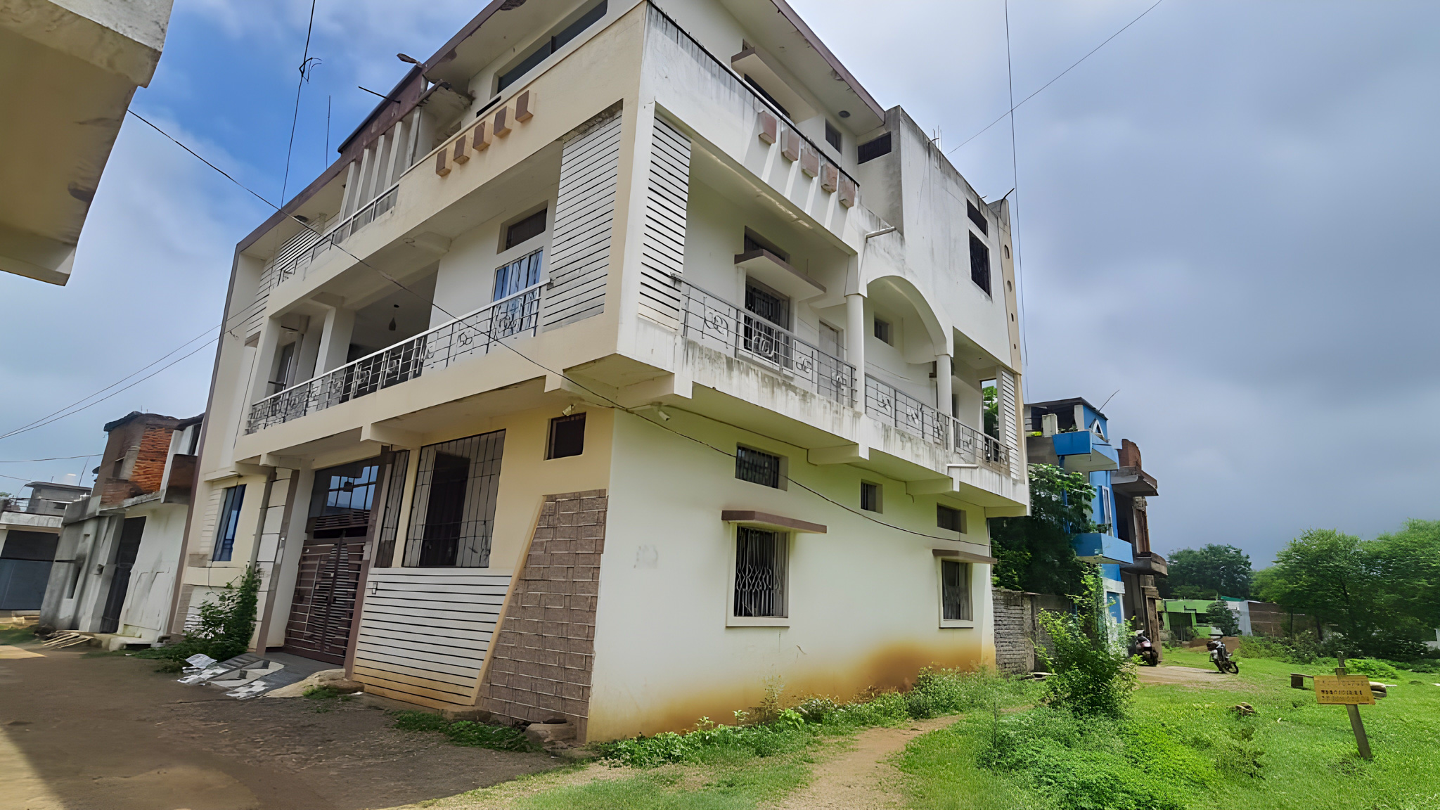 2850 square feet Individual House for sale in HOME LOAN, KATNI Integrated Industrial Development Centre Lamtara