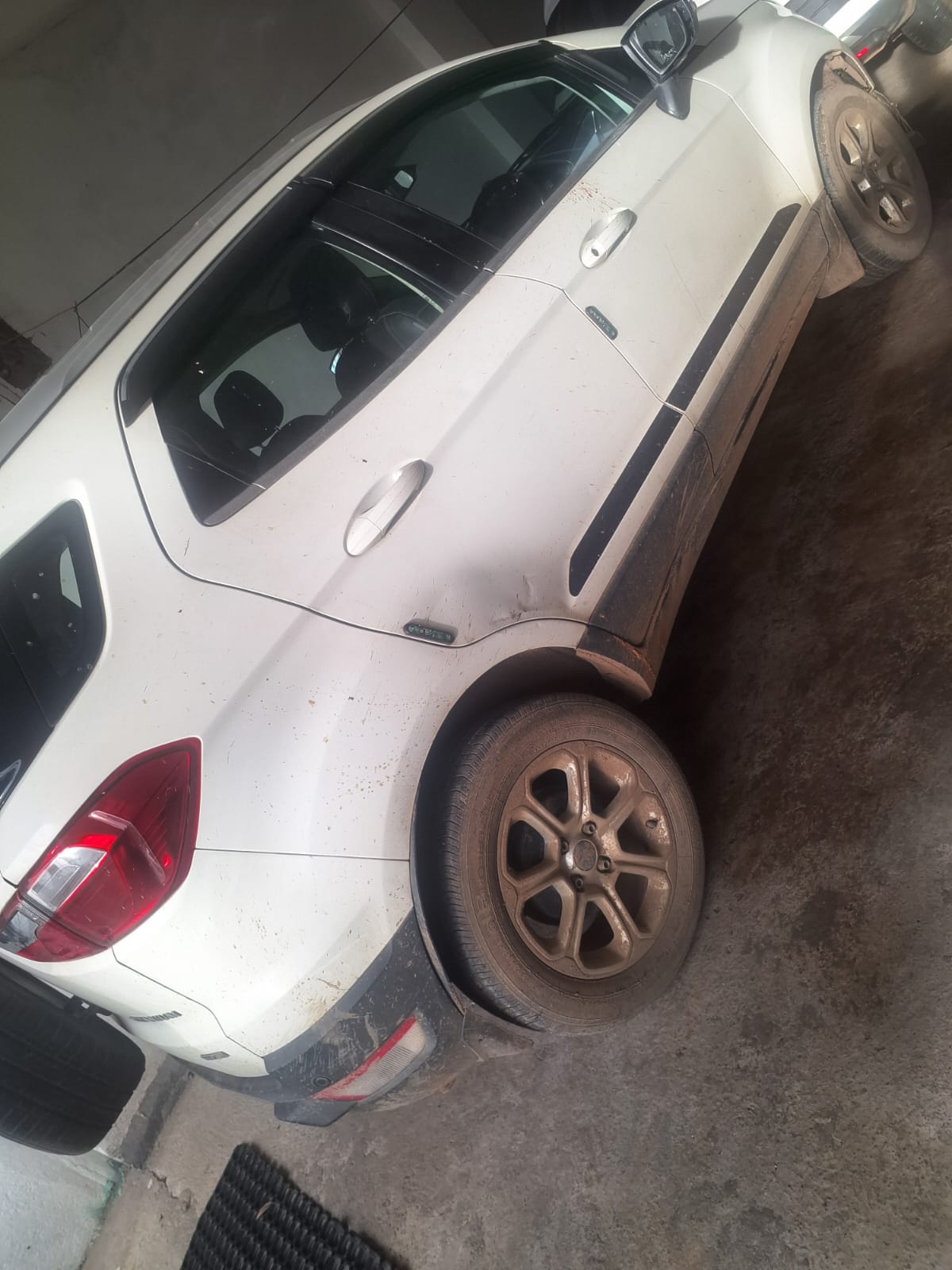 2018 Ford EcoSport Titanium 1.5L TDCi Compact SUV 81639 km 8 years for sale in Baxi, Deepa, Gumla Road, Near Shiv Mandir, Lohardaga, Jharkhand Lohardaga