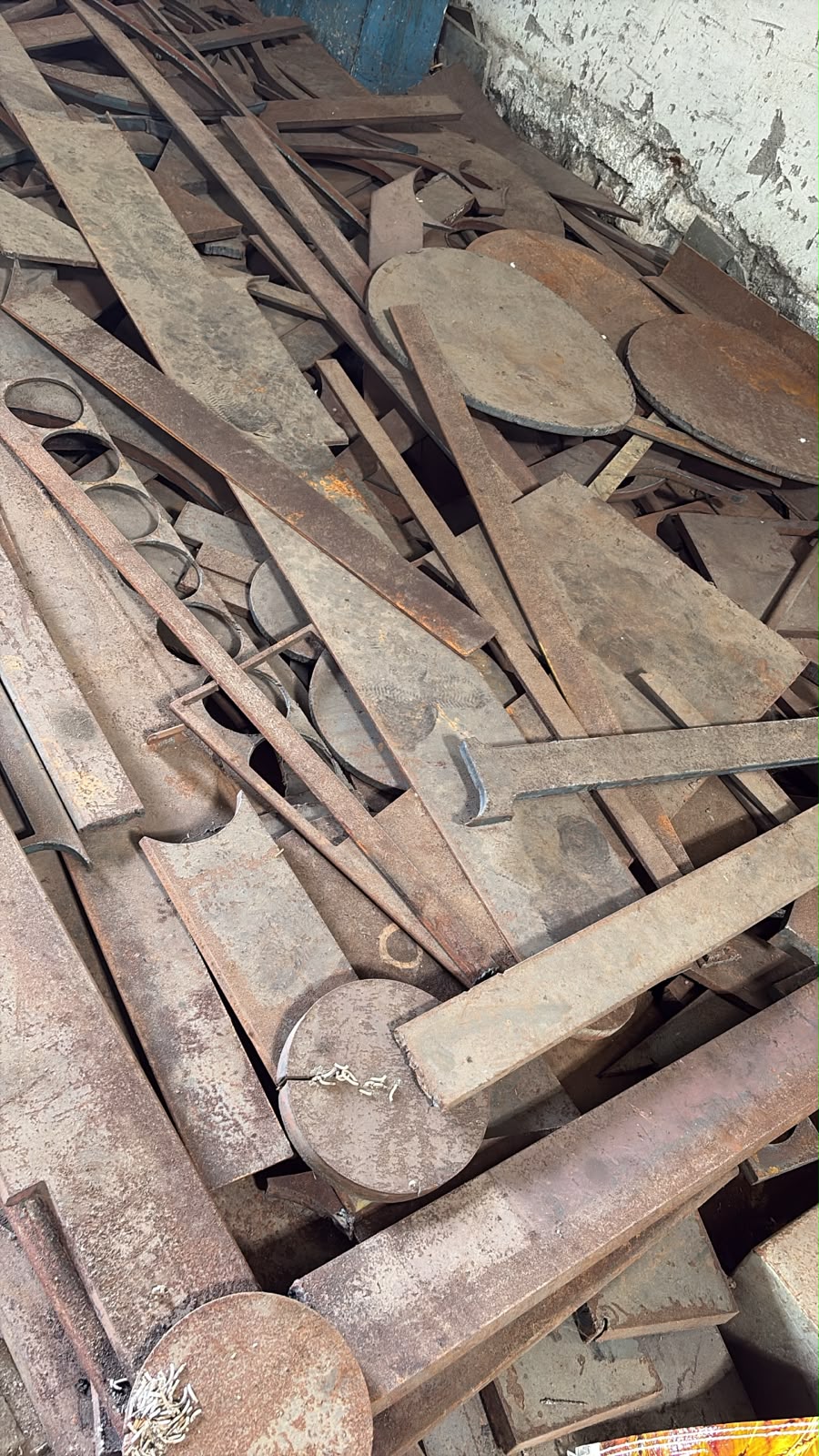 1 square feet Two machine, Electric control panel, steel structure of machine and steel scrap for sale in Bhopal — photo 2