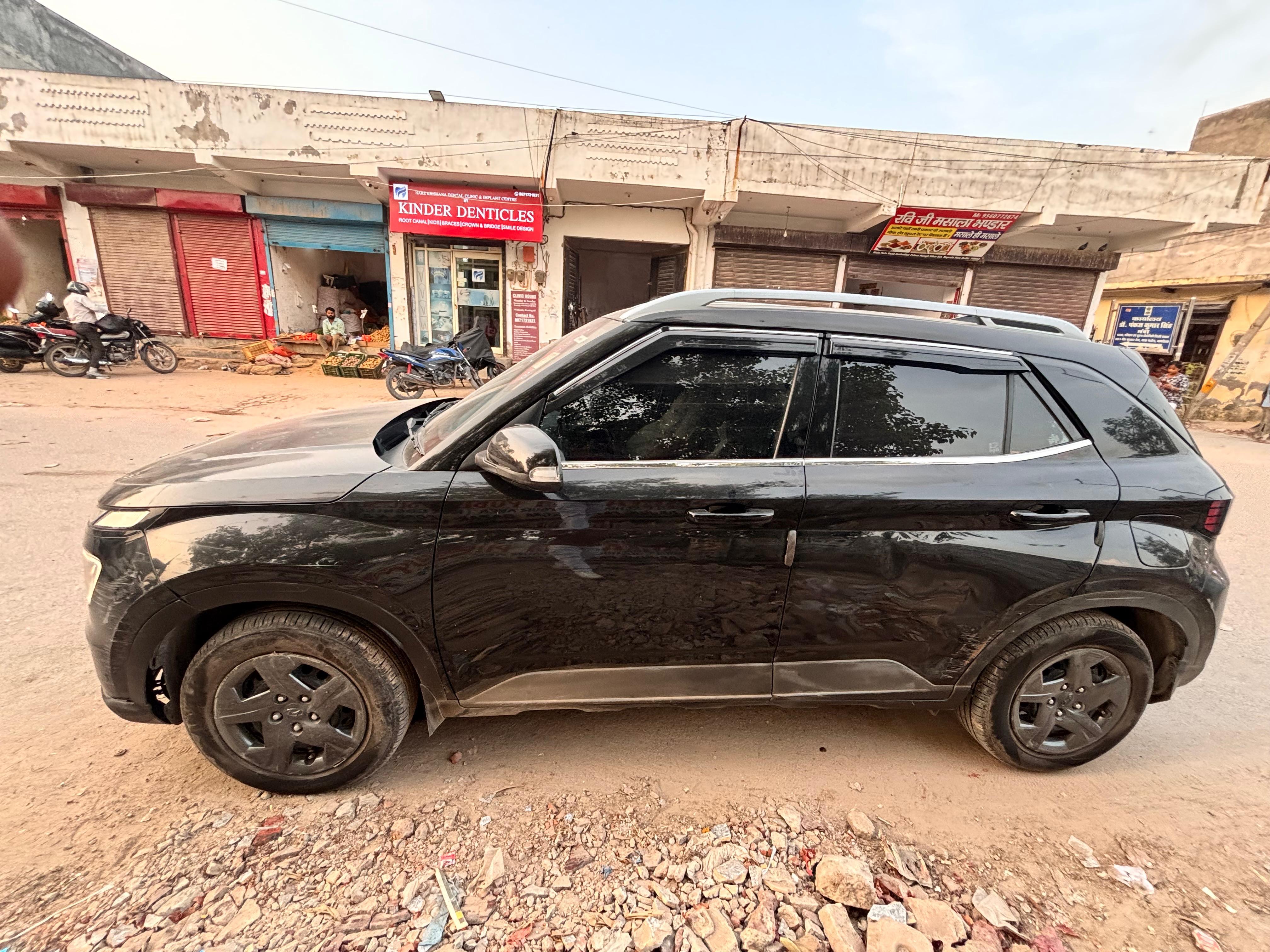 2023 Hyundai Venue E 1.2 Petrol MT Compact SUV 70429 km 3 years for sale in KUBER CONSULTANTS New Delhi — photo 1