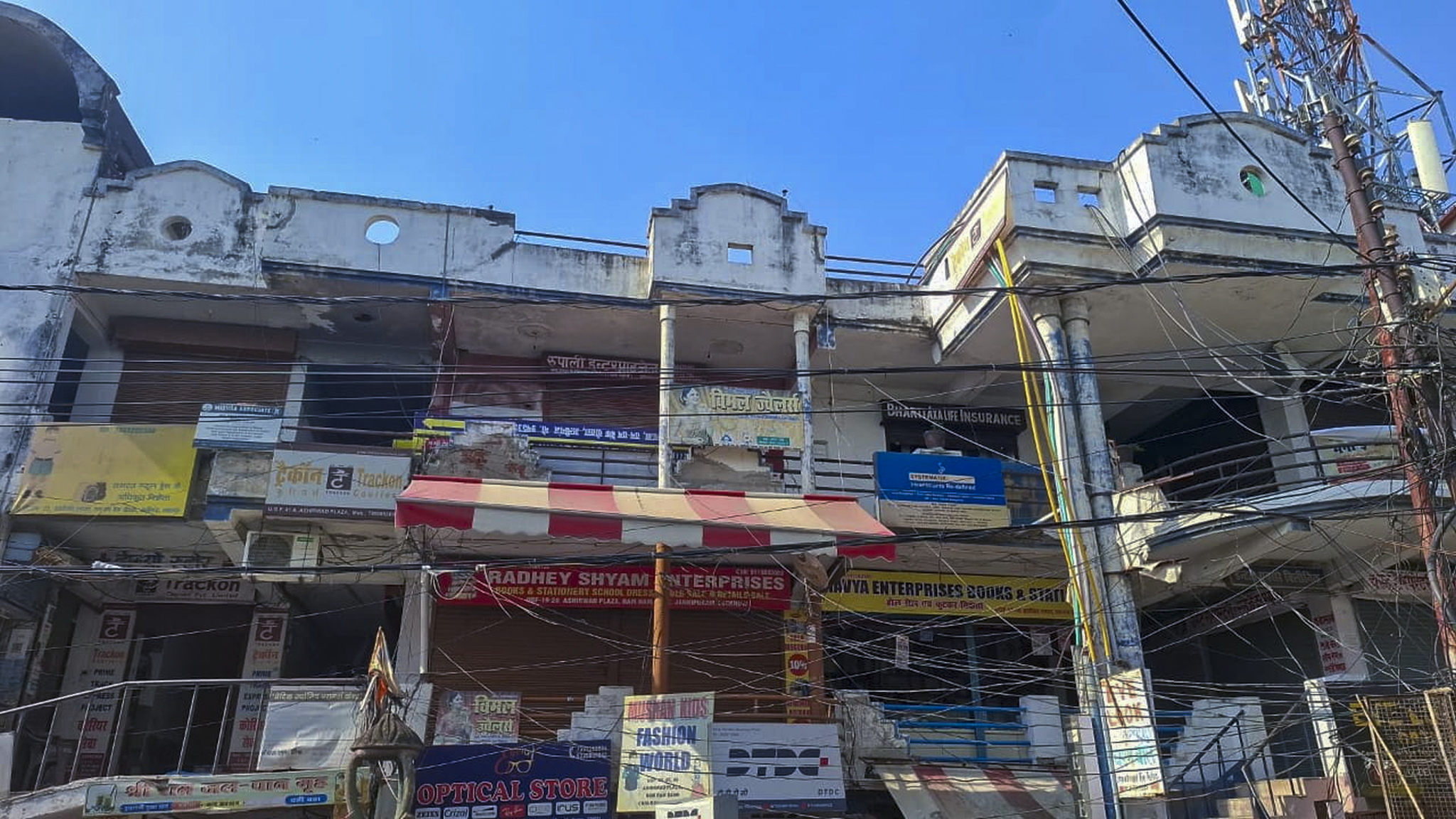 500 square feet Shops for sale in VIKAS NAGAR Lucknow — photo 3