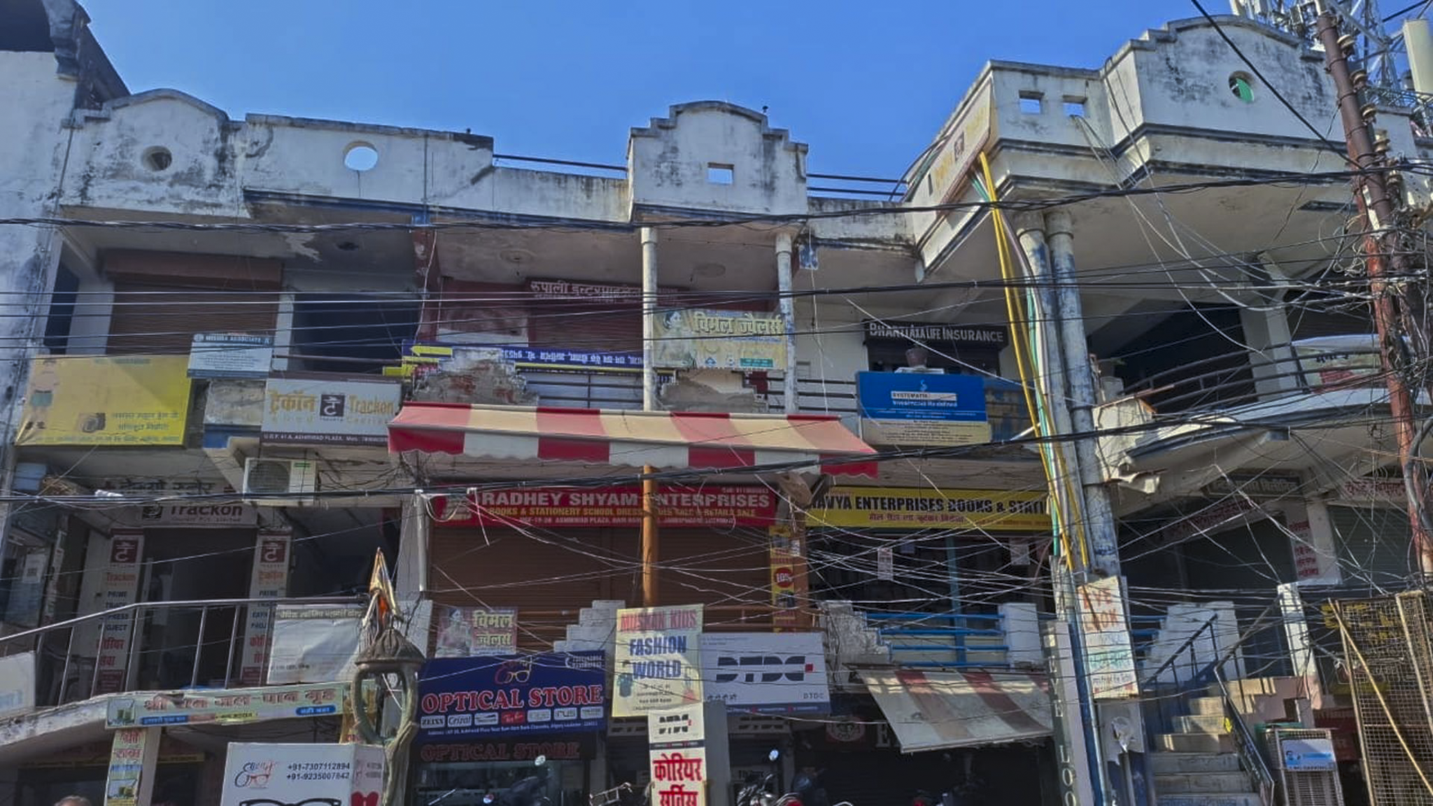 500 square feet Shops for sale in VIKAS NAGAR Lucknow — photo 2