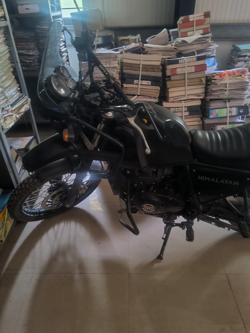 2022 Royal Enfield Himalayan STD Motorcycle 30000 km 4 years for sale in BOI HMT GOWDOWN Bengaluru — photo 2