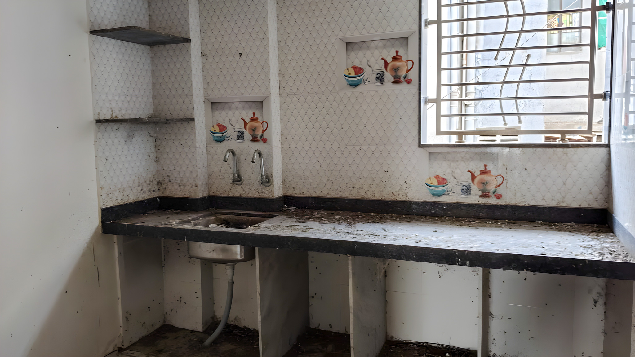 1050 square feet Individual House for sale in DOCTOR PARK , Near Subhash Garden Surat — photo 2