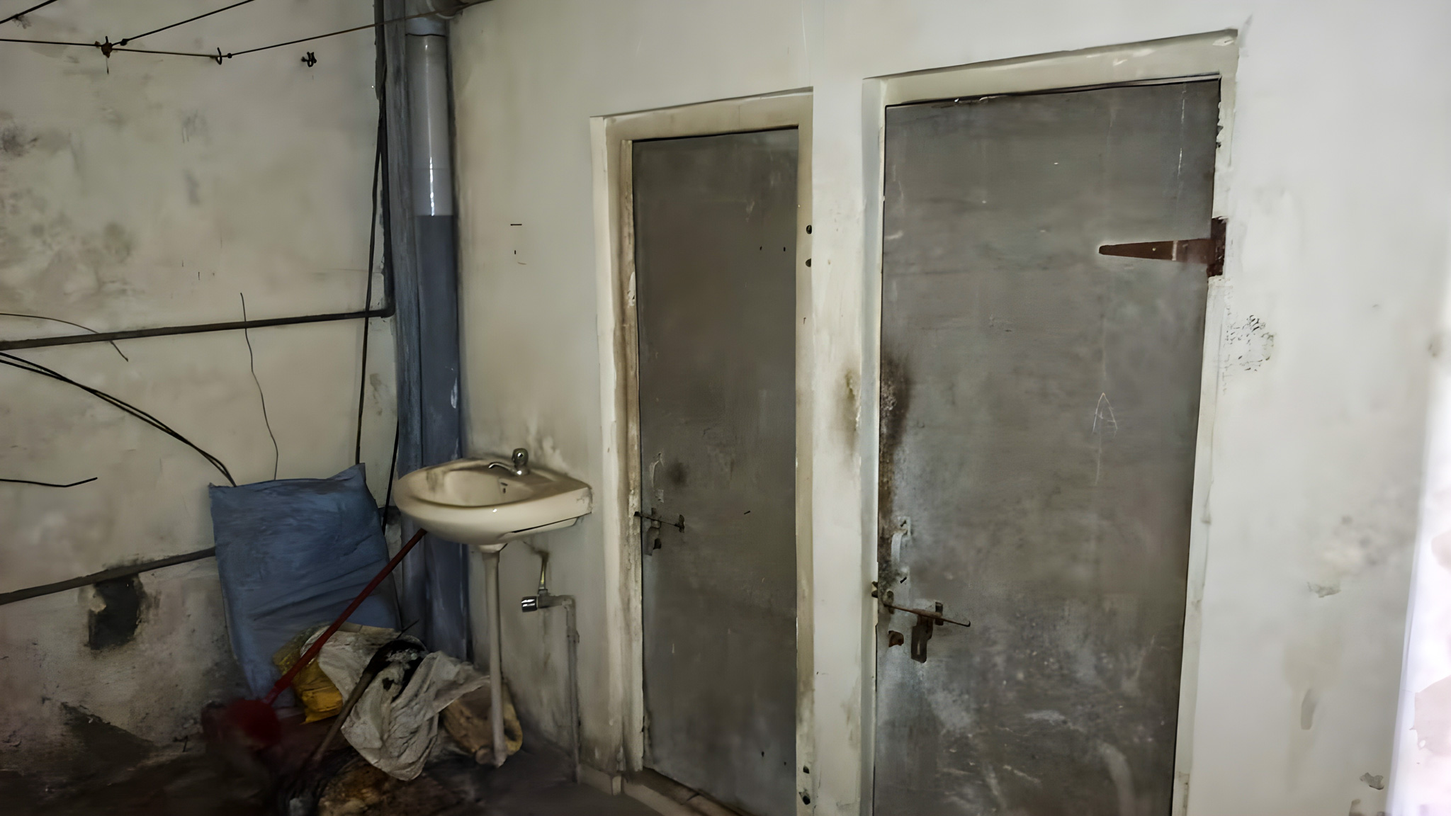 1050 square feet Individual House for sale in DOCTOR PARK , Near Subhash Garden Surat — photo 12