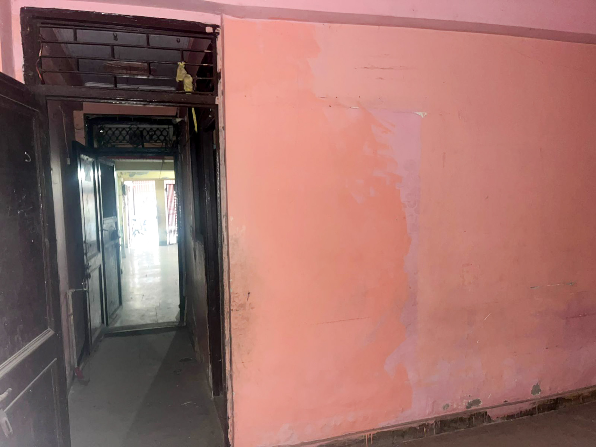 360 square feet Flat for sale in Ghaziabad