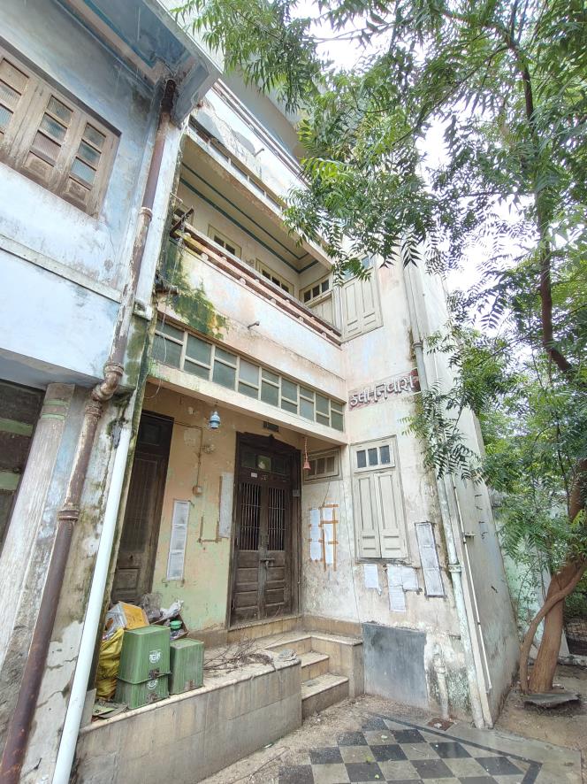 Bungalow for sale in petlad Petlad