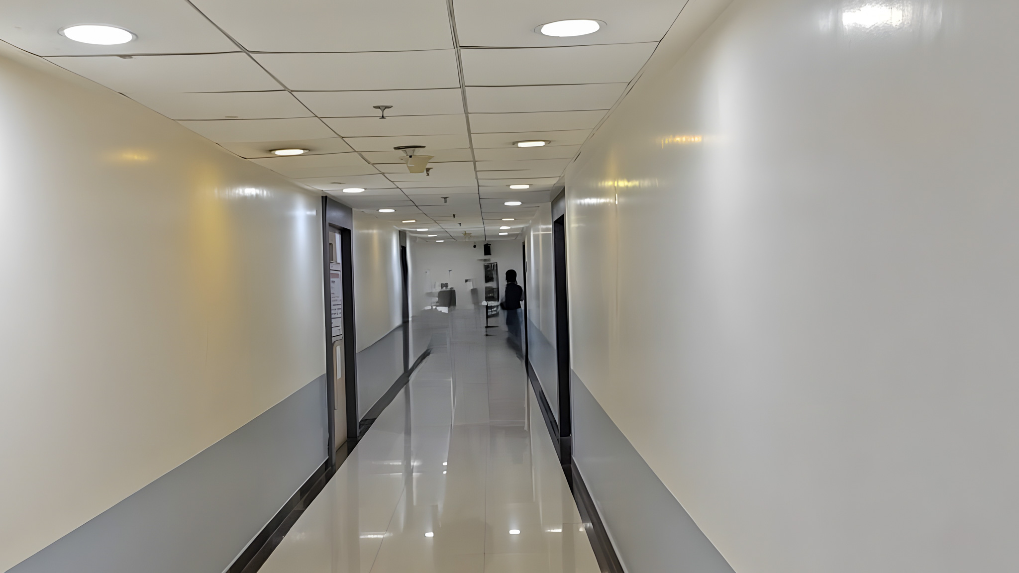 1127 square feet Office for sale in “The Chambers, Vile Parle” (The Summit Premises Co-op Hsg. Society Ltd), Vile Parle, Mumbai-400057 Mumbai — photo 4