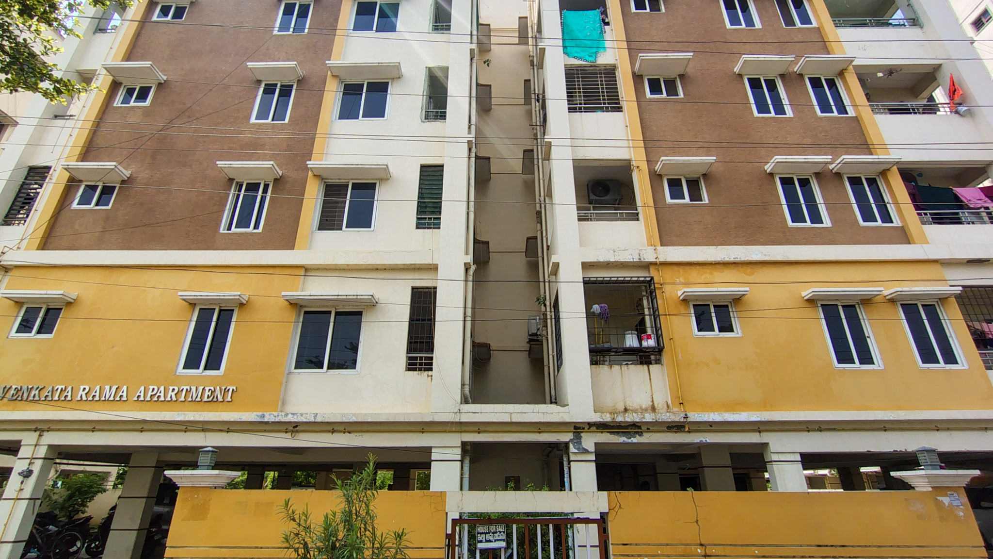 2 BHK Flat for sale in VENKATA RAMA APARTMENT, MURALI NAGAR Vijayawada — photo 2