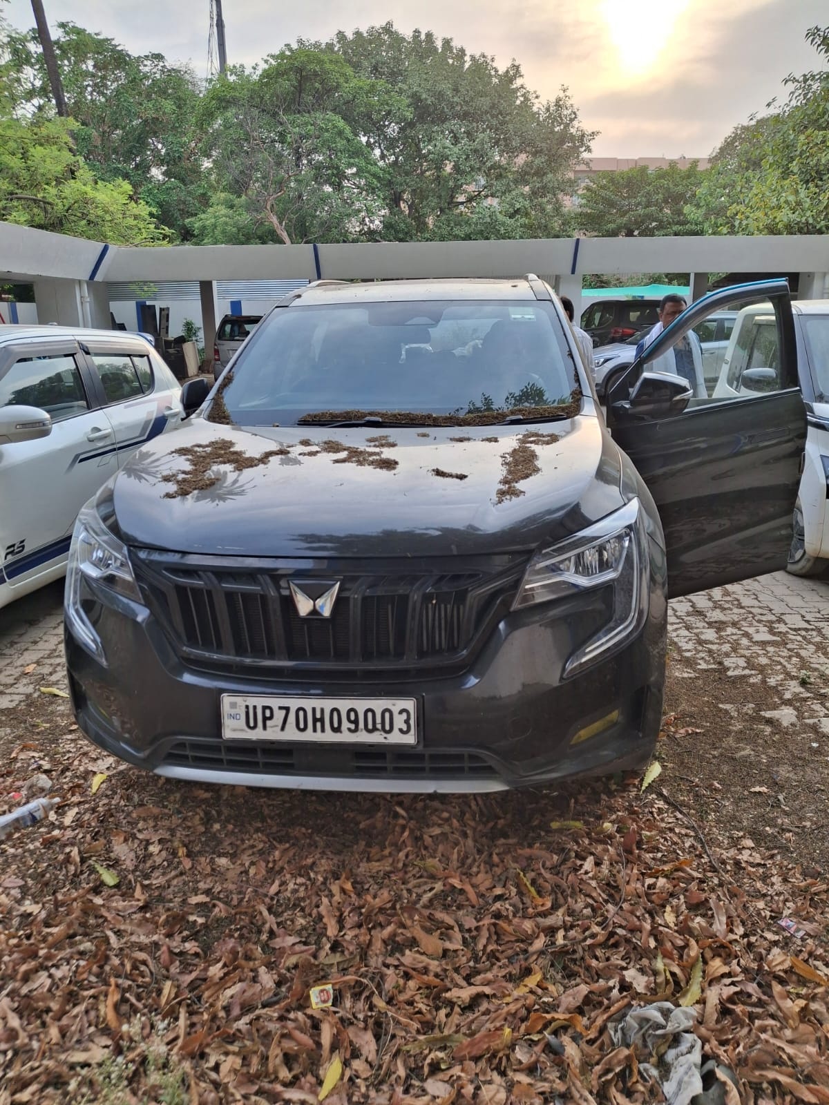 2025 Mahindra XUV700 AX7 SUV 17212 km 1 year for sale in SBI MAIN BRANCH PRAYAGRAJ, KUTCHERY ROAD, PRAYAGRAJ-211002 Prayagraj — photo 1