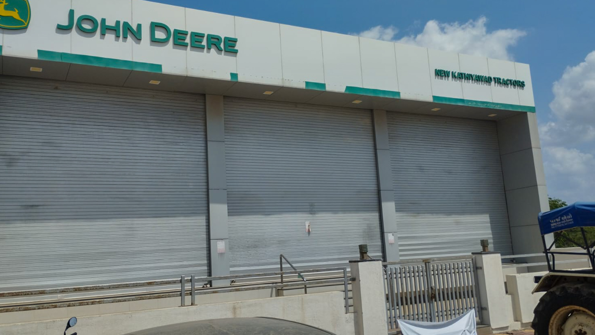 Shops for sale in DUDHREJ ROAD SURENDRANAGAR DHRANGANDHRA HIGHWAY Surendranagar