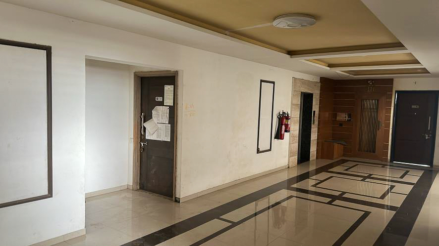 Flat for sale in Ahmedabad — photo 2