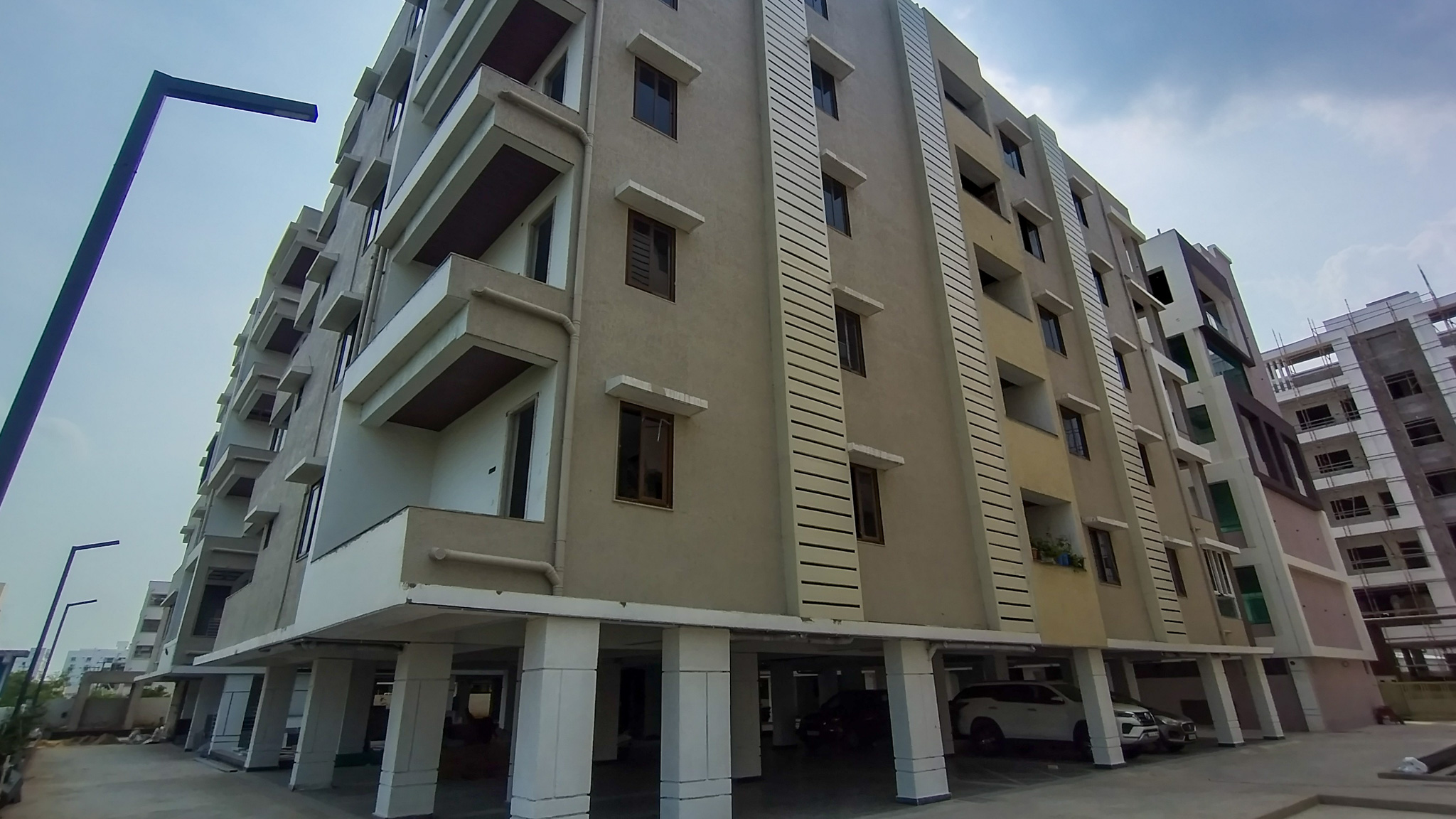 10 BHK Flat for sale in DIAMOND VALLEY APARTMENT, GUNADALA Vijayawada