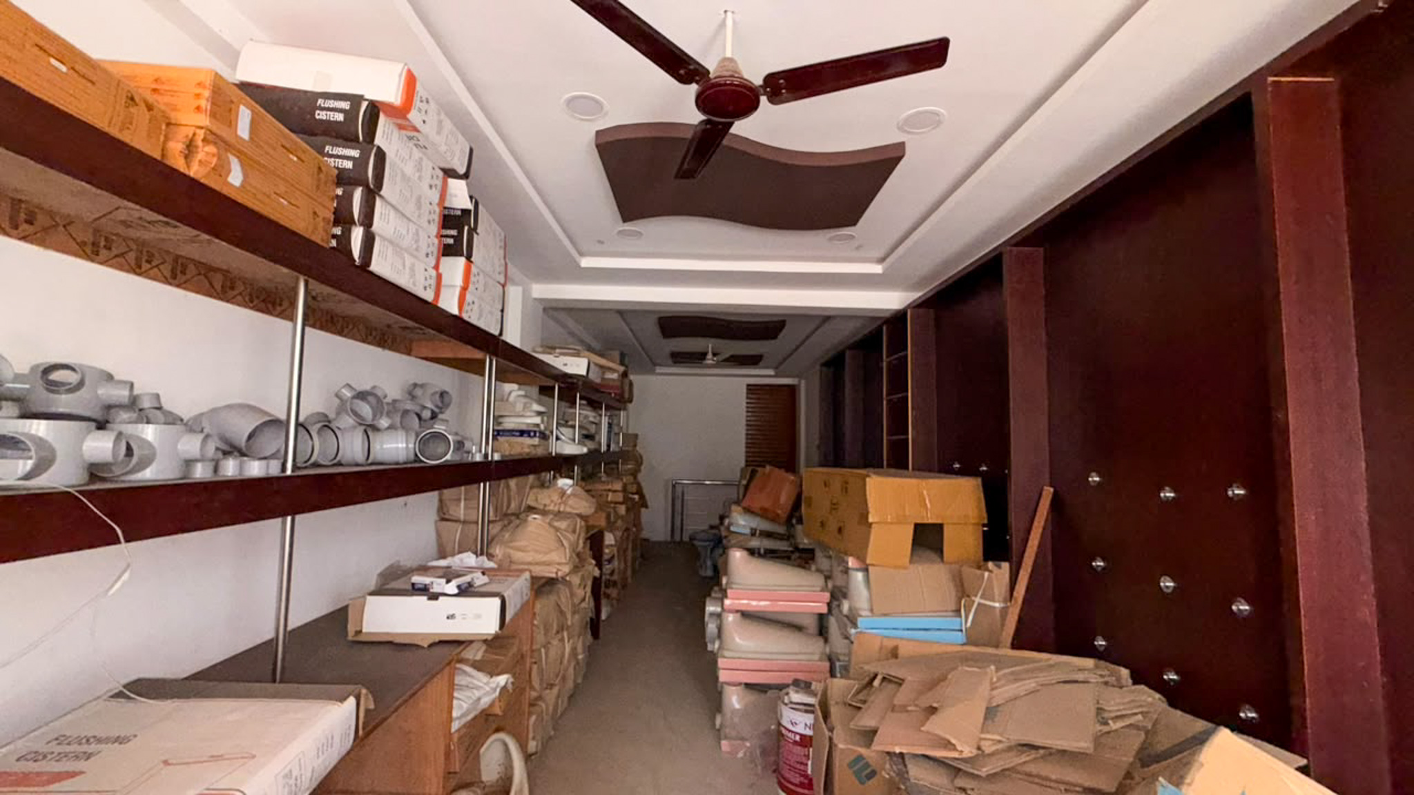 585 square feet Shops for sale in KARAD Karad