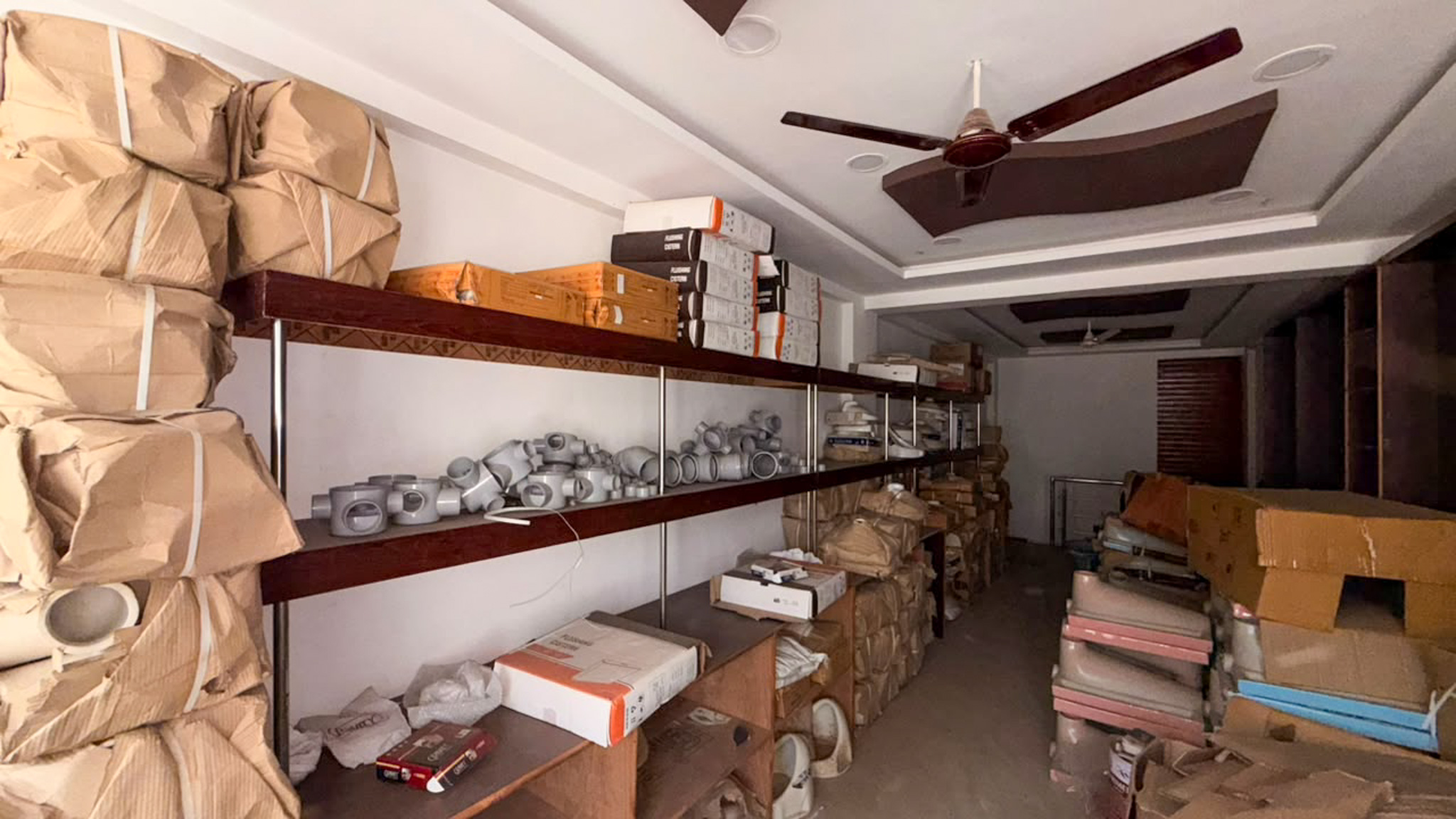 585 square feet Shops for sale in KARAD Karad — photo 9