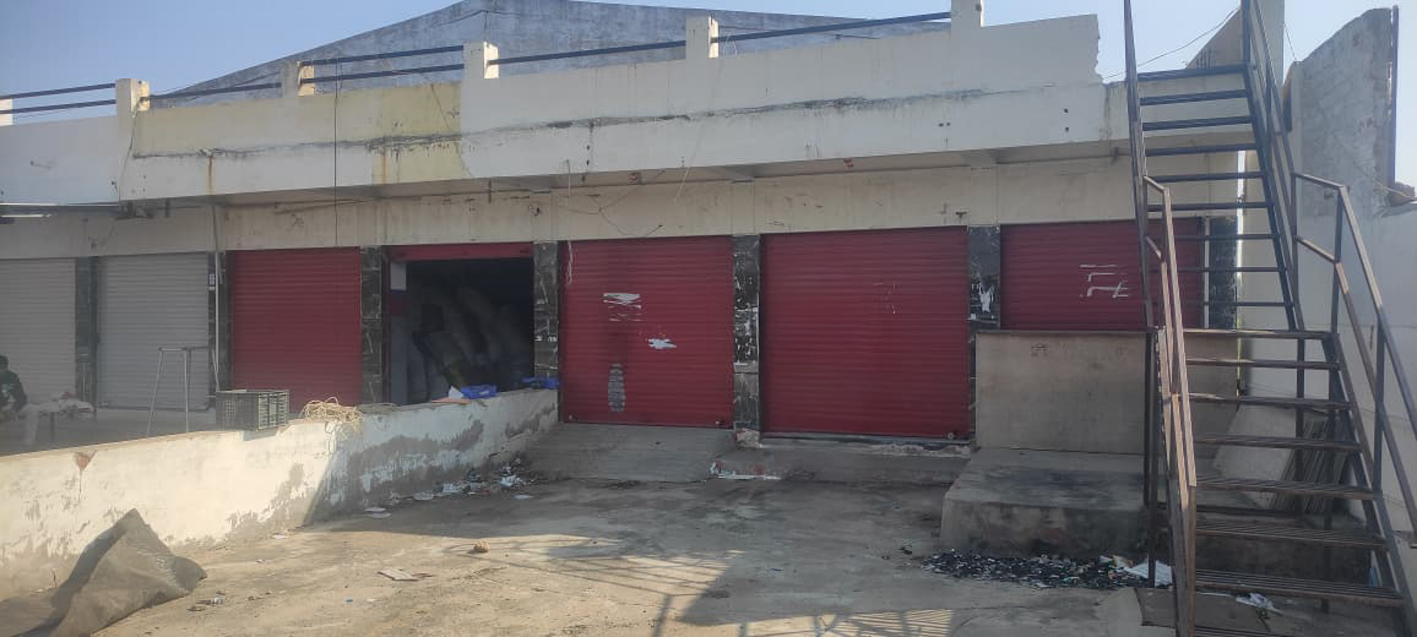 Shops for sale in Halvad — photo 1