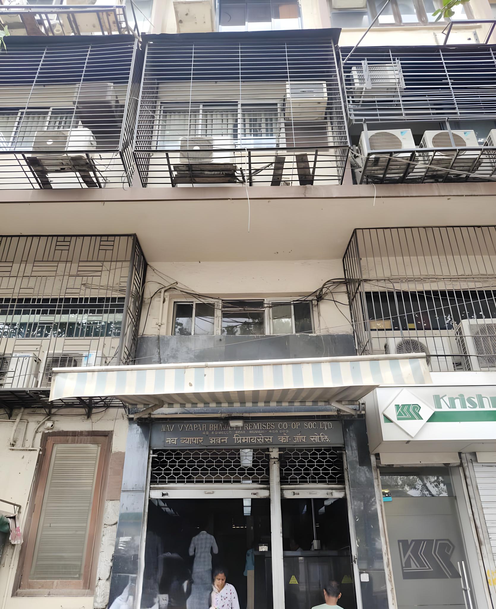 300 square feet Office for sale in Mumbai — photo 8