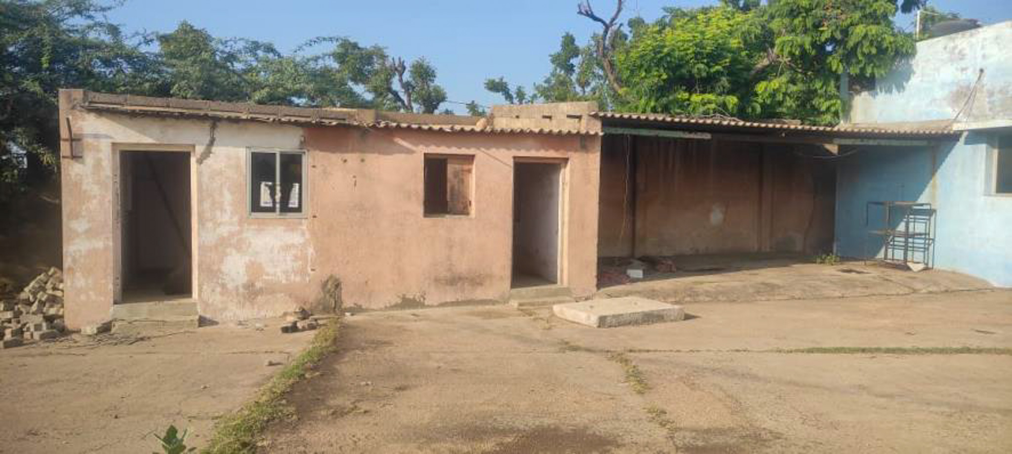Godowns for sale in Halvad